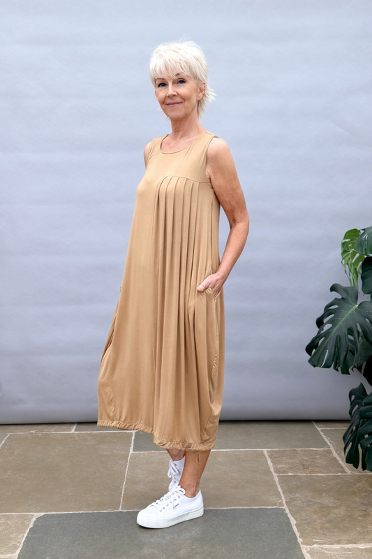 Golden Dress 044