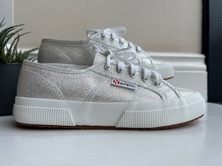 Trainers & Pumps