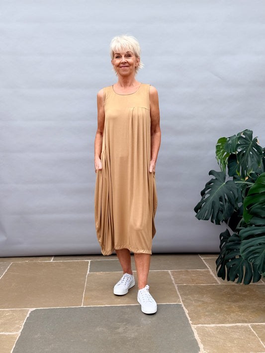 Golden Dress 044