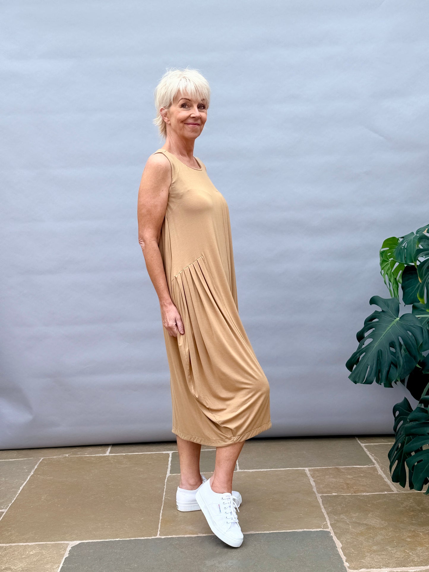 Golden Dress 044