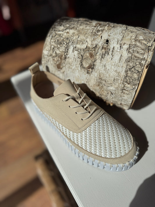 Tulip Laced Shoe Kit White